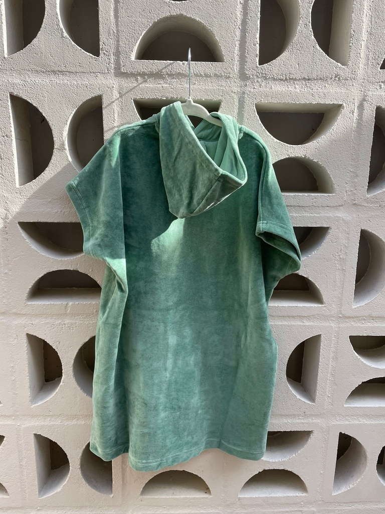 Poncho Beige/Verde 2-4Y Peekaboo