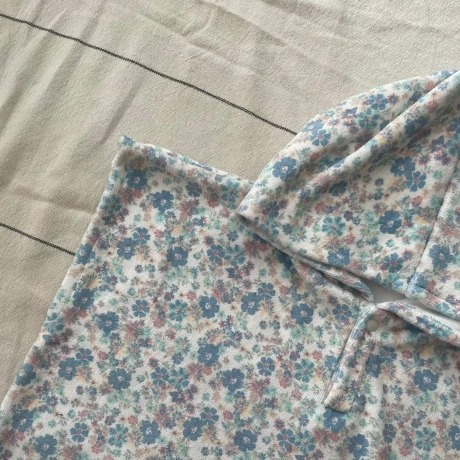 Poncho Blue Flowers - L Martin Pescador